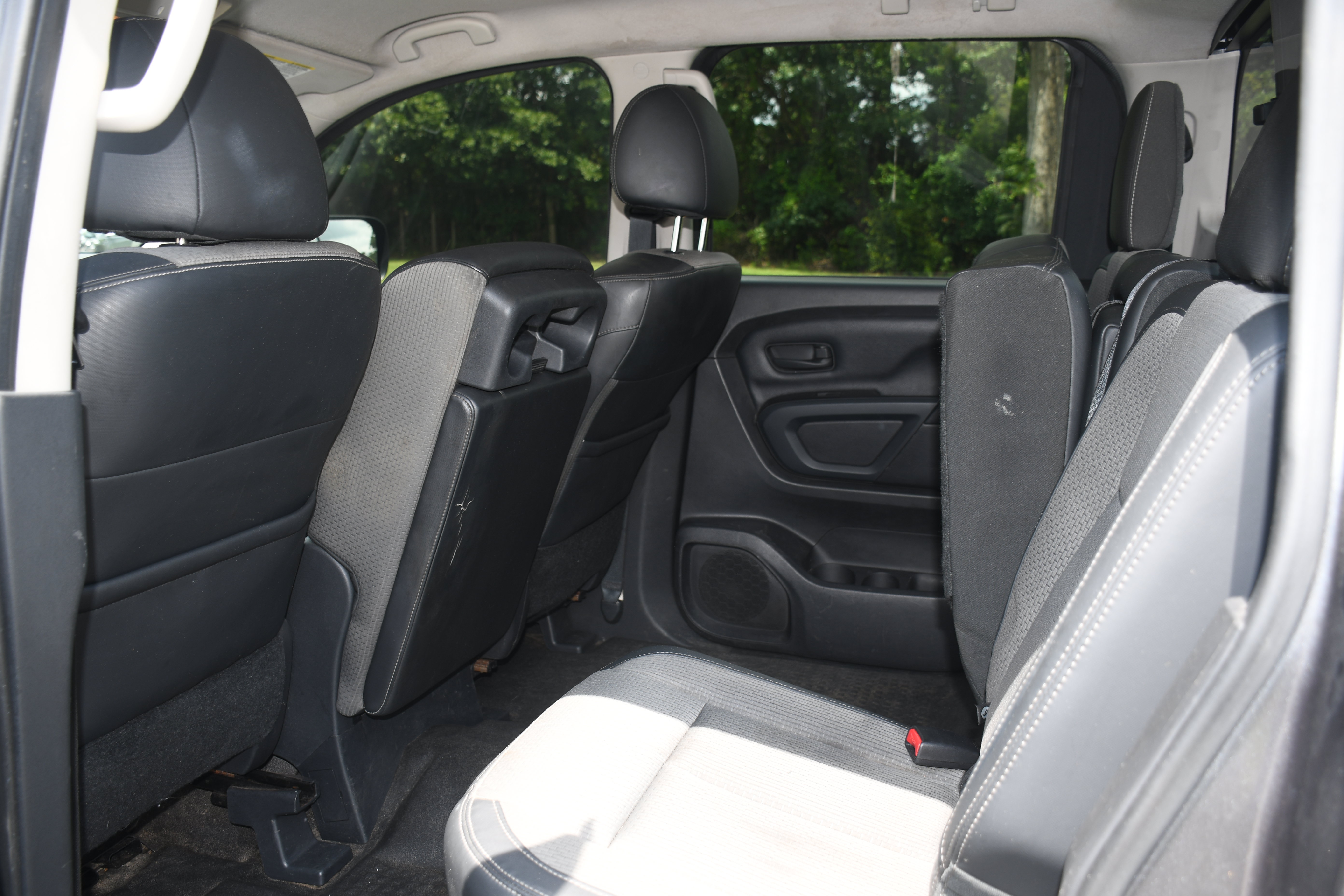 Used 2017 Nissan Titan S RWD image 14