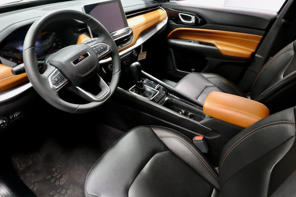 Used 2024 Jeep Compass Limited image 23