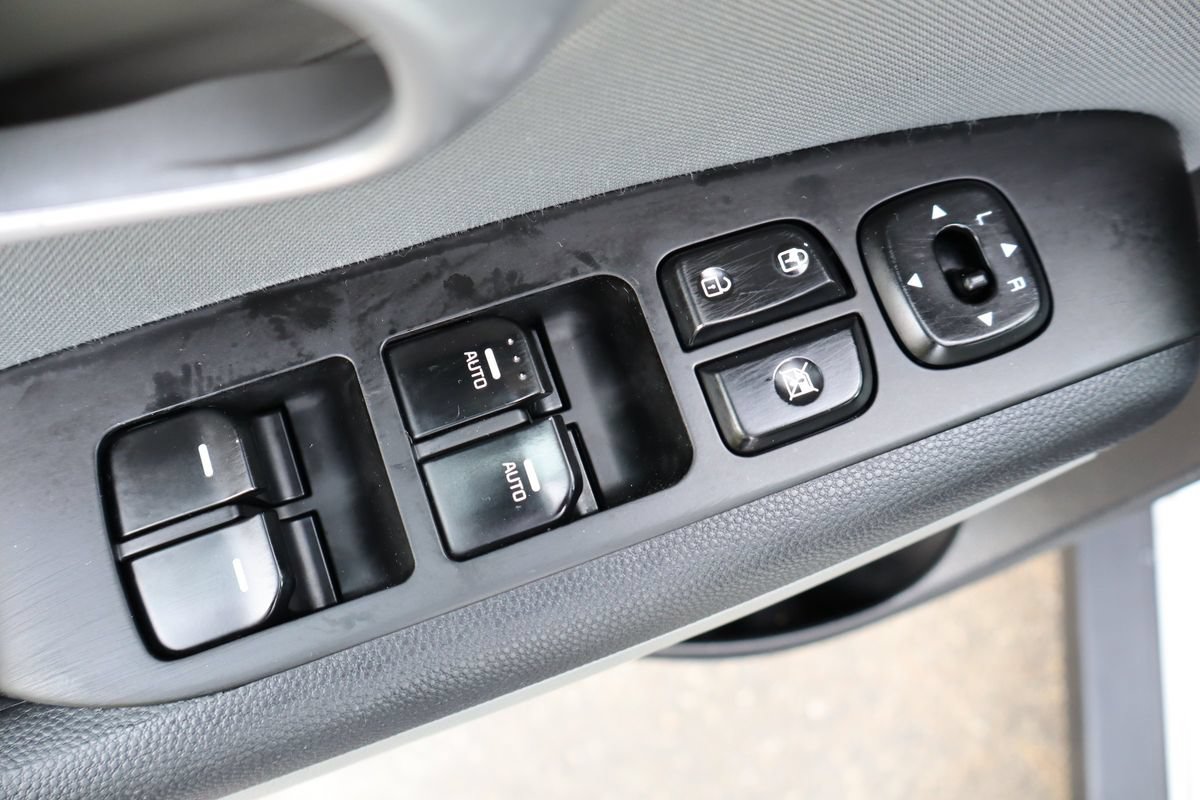 Used 2015 Kia Soul + FWD image 27