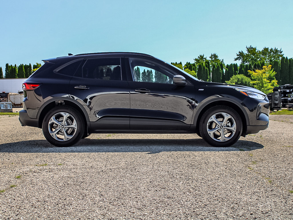 Used 2026 Ford Escape ST-Line AWD/4WD image 2