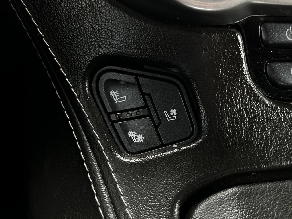 Used 2018 Chevrolet Tahoe Premier RWD image 22