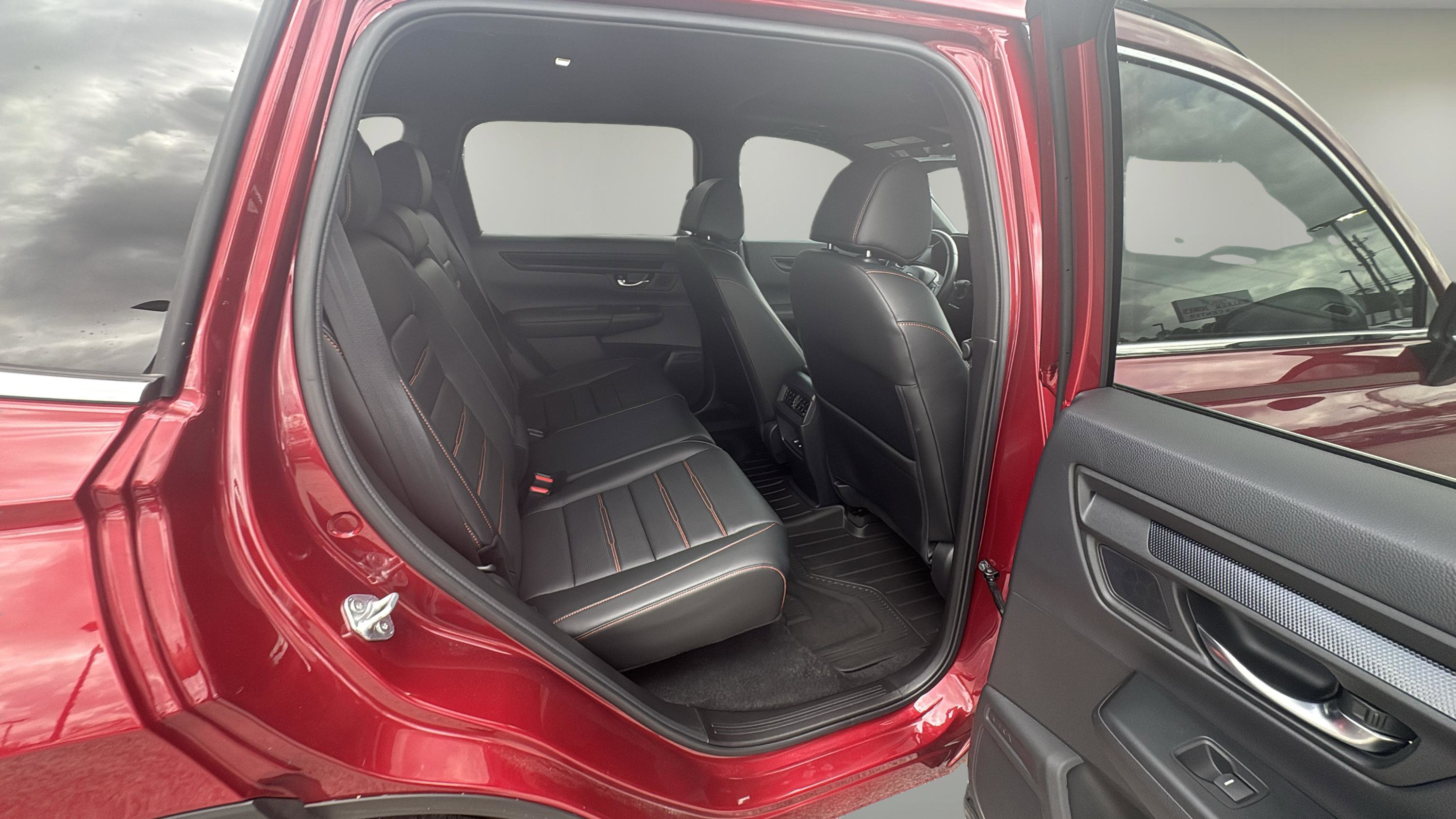 Used 2025 Honda CR-V Sport-L image 28