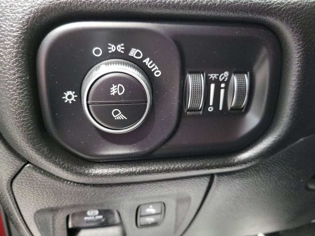 Used 2023 RAM 1500 Laramie AWD/4WD image 39
