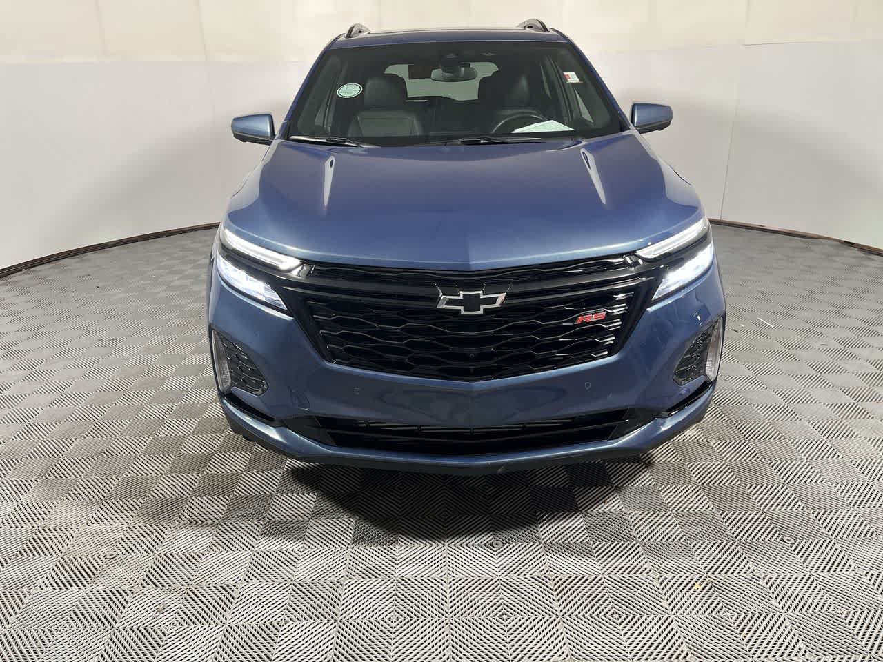Used 2024 Chevrolet Equinox RS AWD/4WD image 3