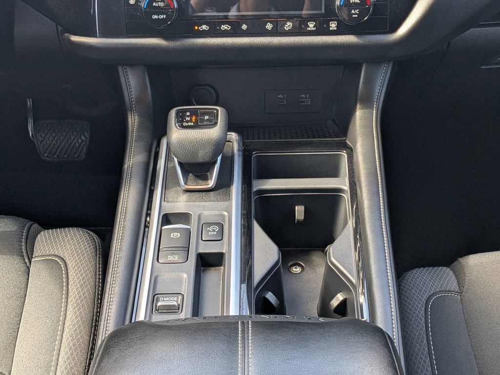 Used 2024 Nissan Pathfinder SV image 18