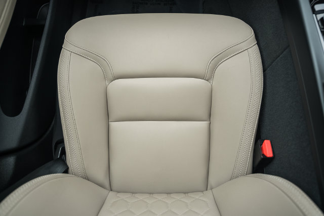 Certified 2026 Volvo XC60 B5 Plus AWD/4WD image 32