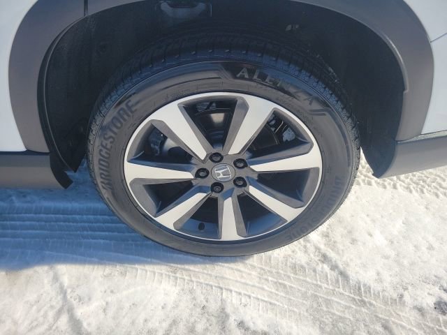 Certified 2025 Honda Pilot Touring image 11