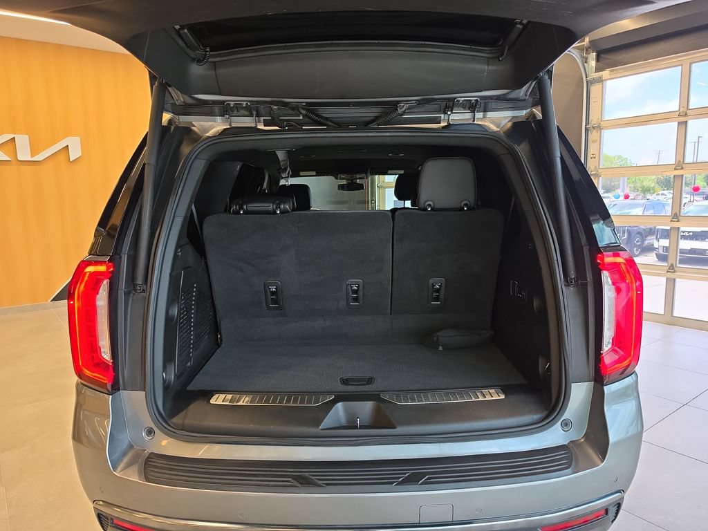 Used 2021 GMC Yukon AT4 w/ LPO, Illumination Package AWD/4WD image 29