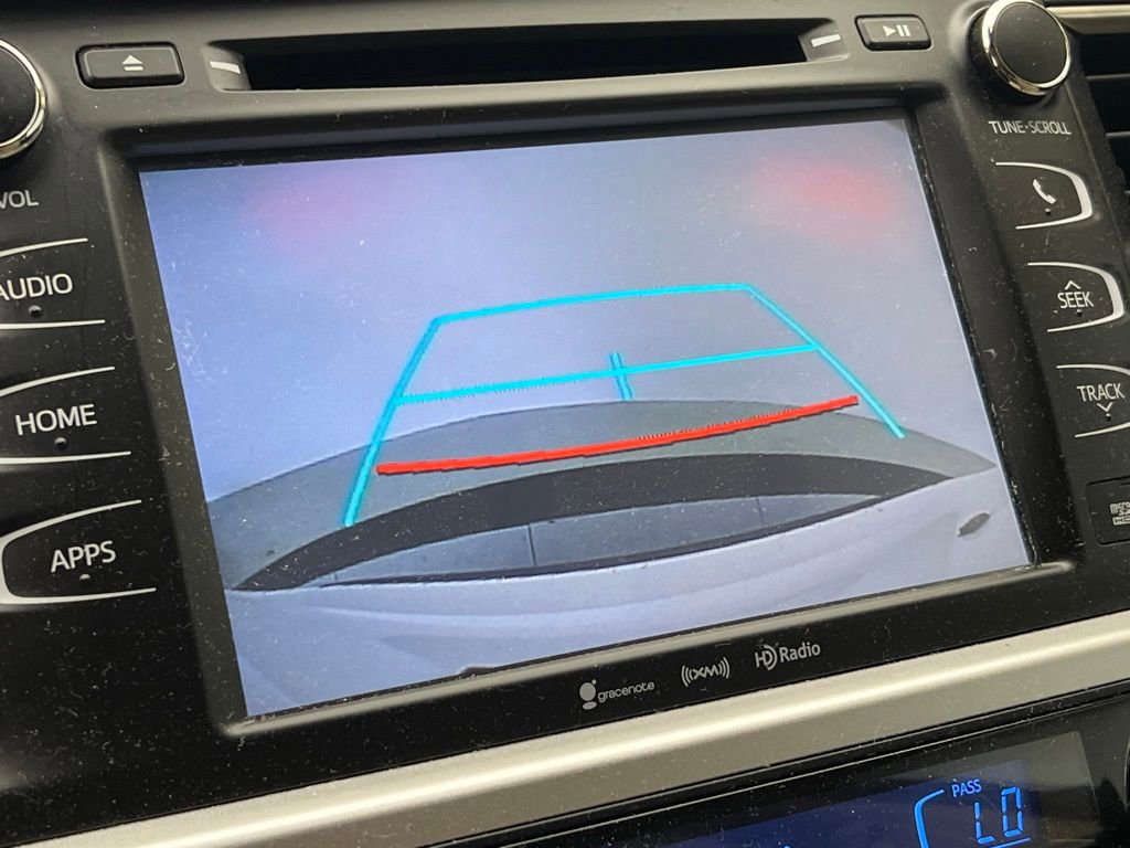 Used 2019 Toyota Highlander XLE image 16