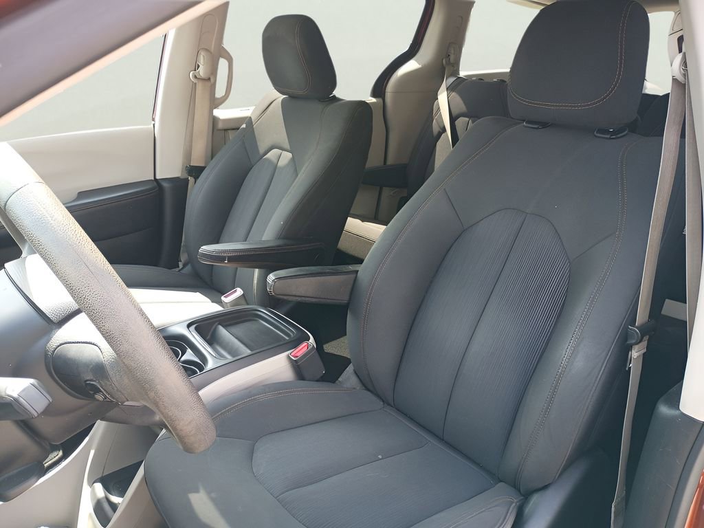 Used 2018 Chrysler Pacifica Touring Plus w/ Tire & Wheel Group image 19