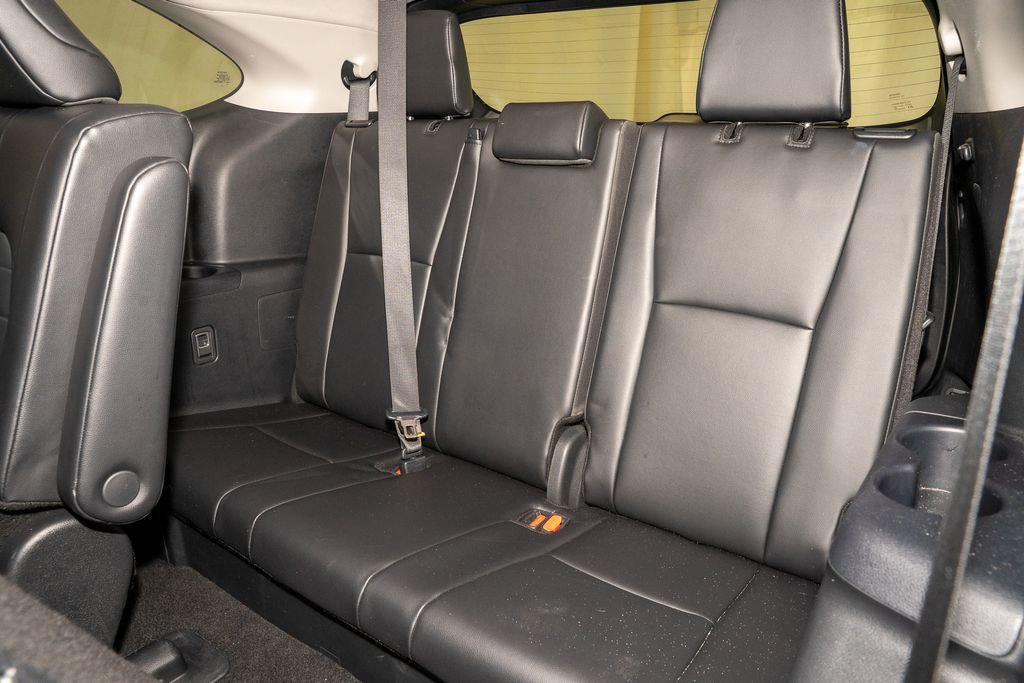 Used 2024 Toyota Highlander XLE image 9