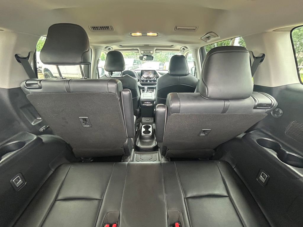 Used 2020 Toyota Highlander XLE FWD image 16