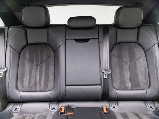Used 2021 Porsche Macan AWD/4WD image 17