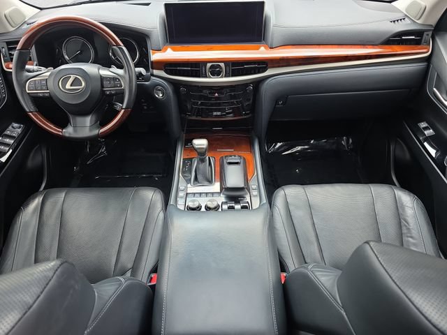 Used 2019 Lexus LX 570 4WD w/ Luxury Package image 9