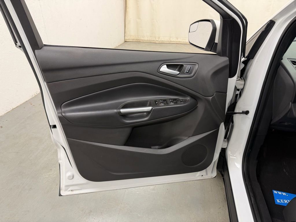 Used 2019 Ford Escape SE image 17