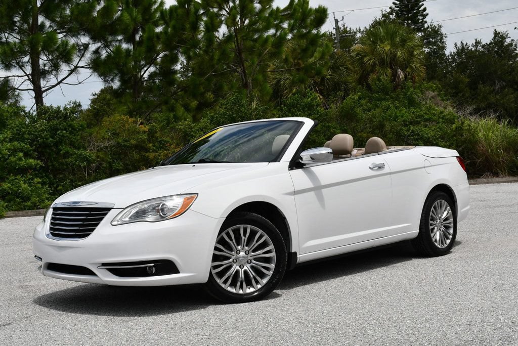 Used 2012 Chrysler 200 Limited FWD image 19