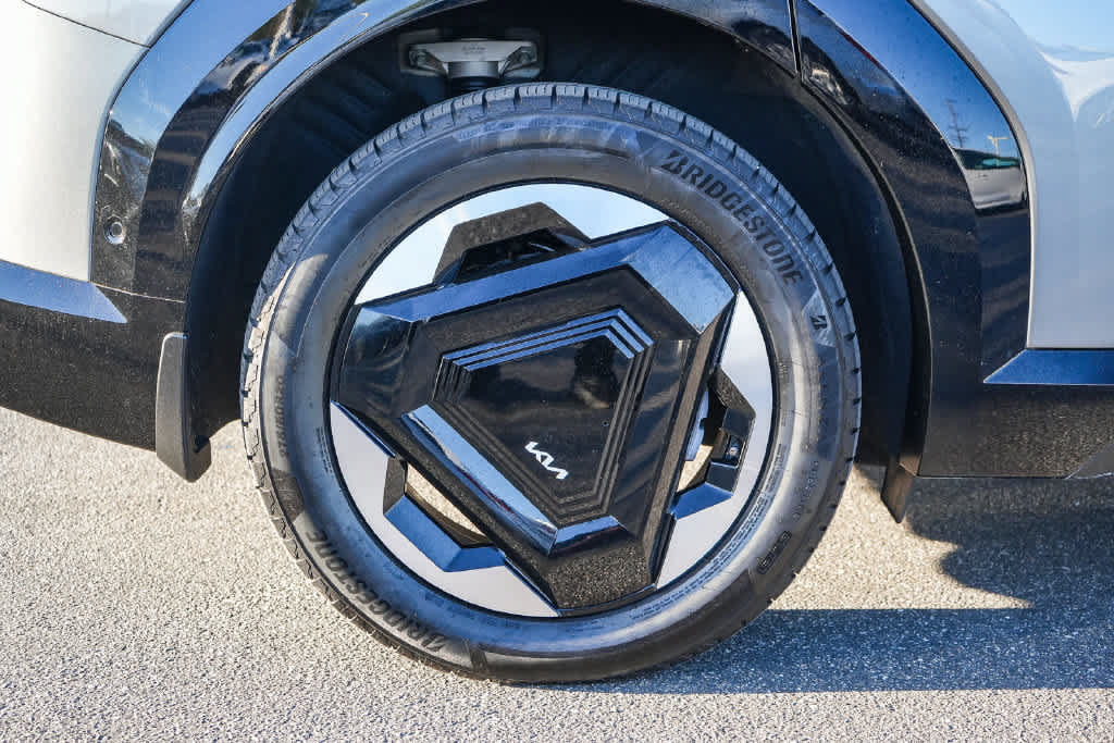 Certified 2024 Kia EV9 Land AWD/4WD image 10