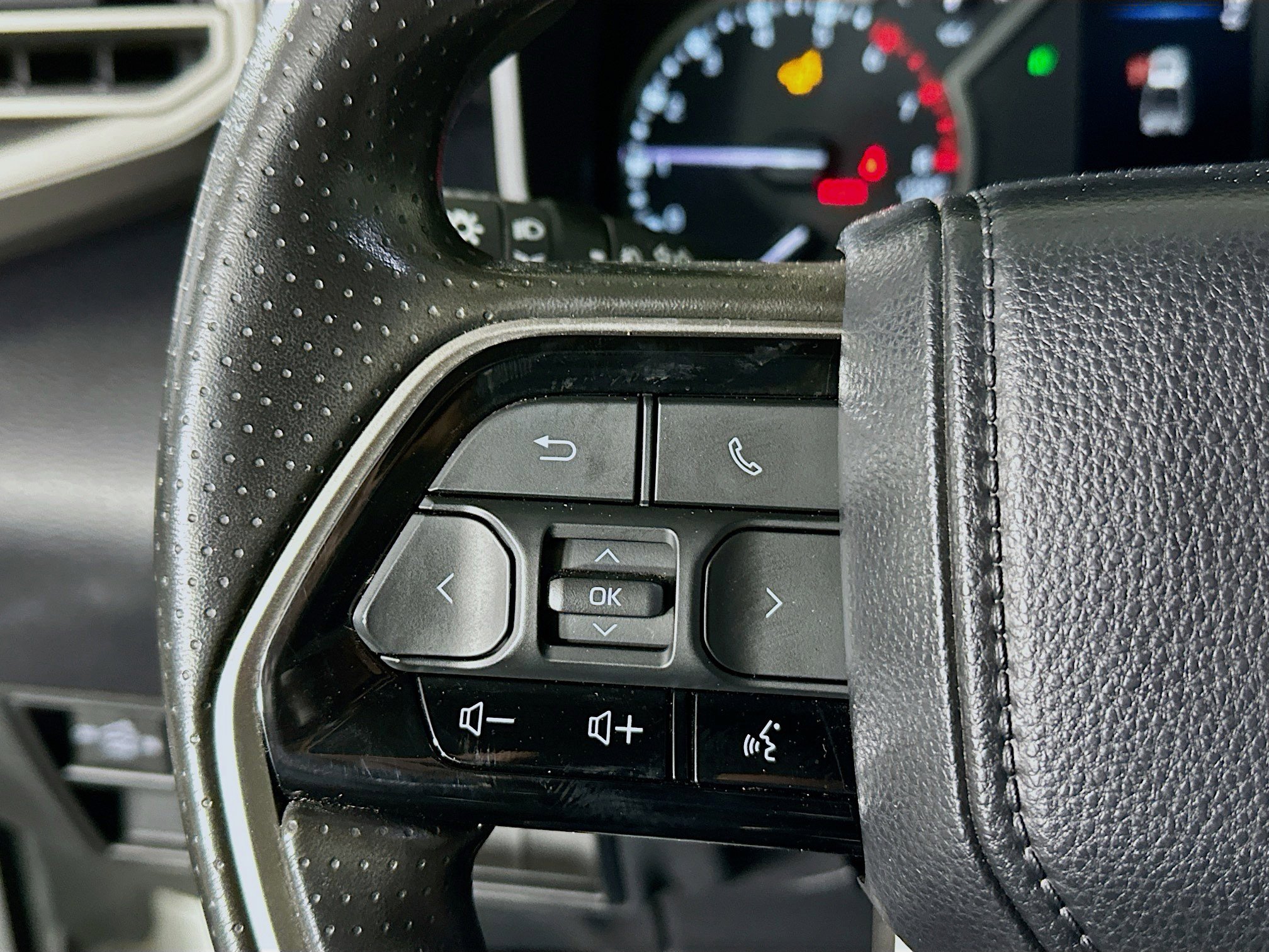 Used 2023 Toyota Tundra SR5 w/ SR5 Convenience Package image 16