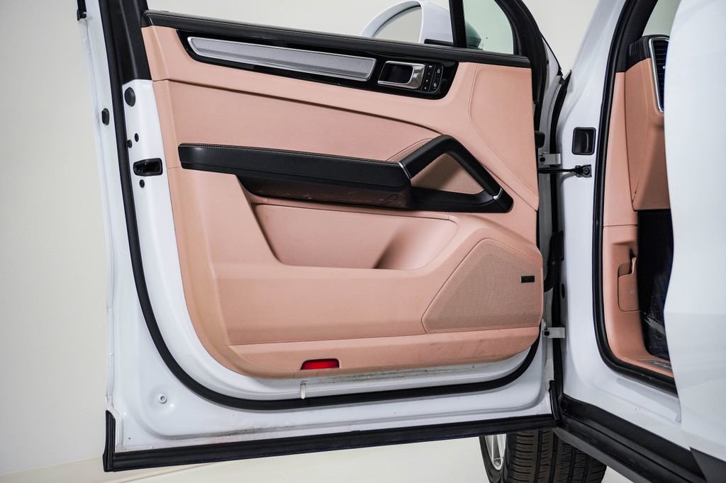 Certified 2023 Porsche Cayenne S Platinum image 25