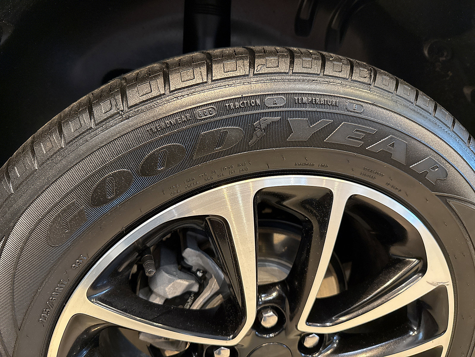 Used 2024 Chevrolet TrailBlazer LT w/ Convenience Package image 23