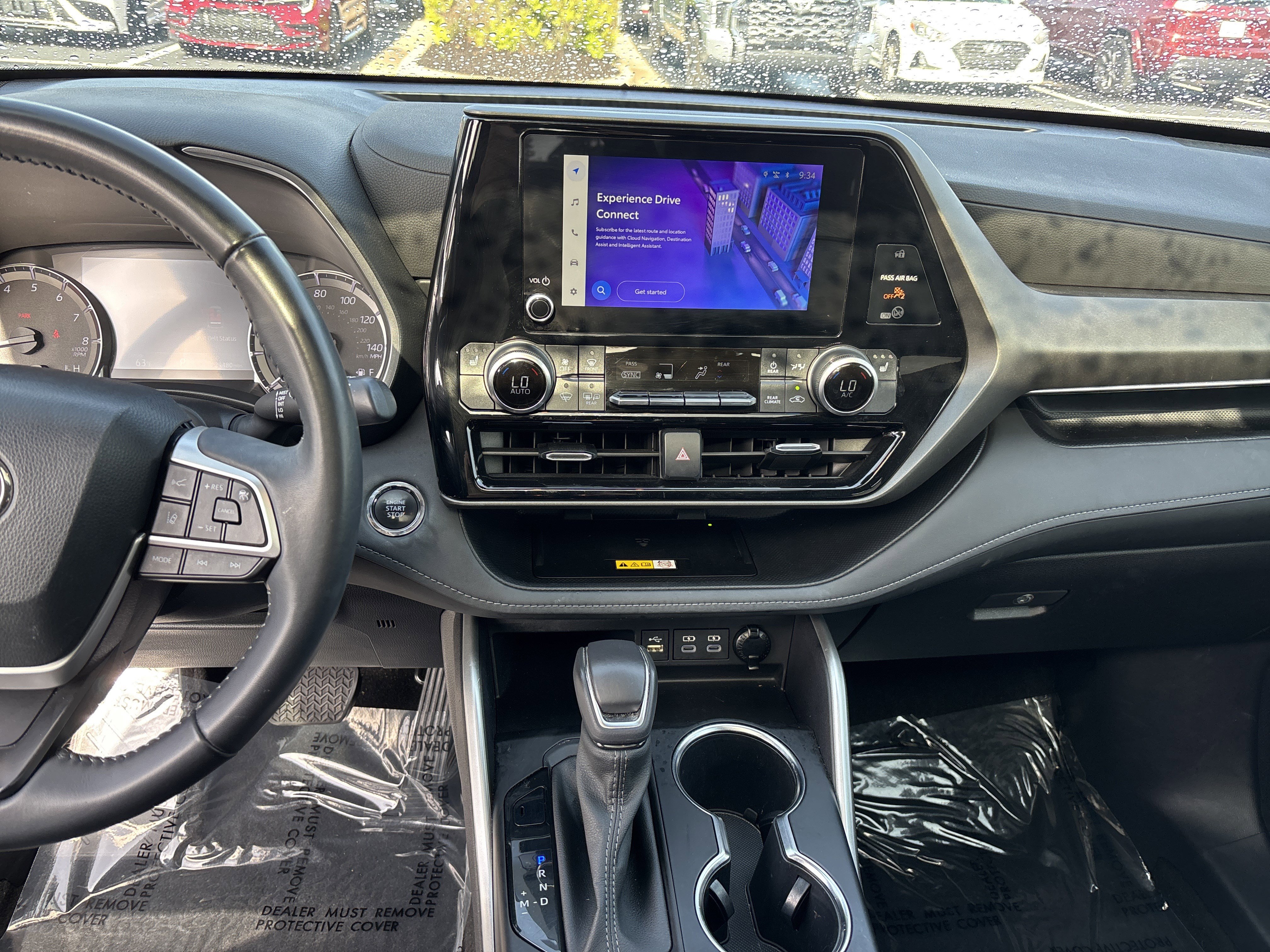 Used 2023 Toyota Highlander XLE AWD/4WD image 23