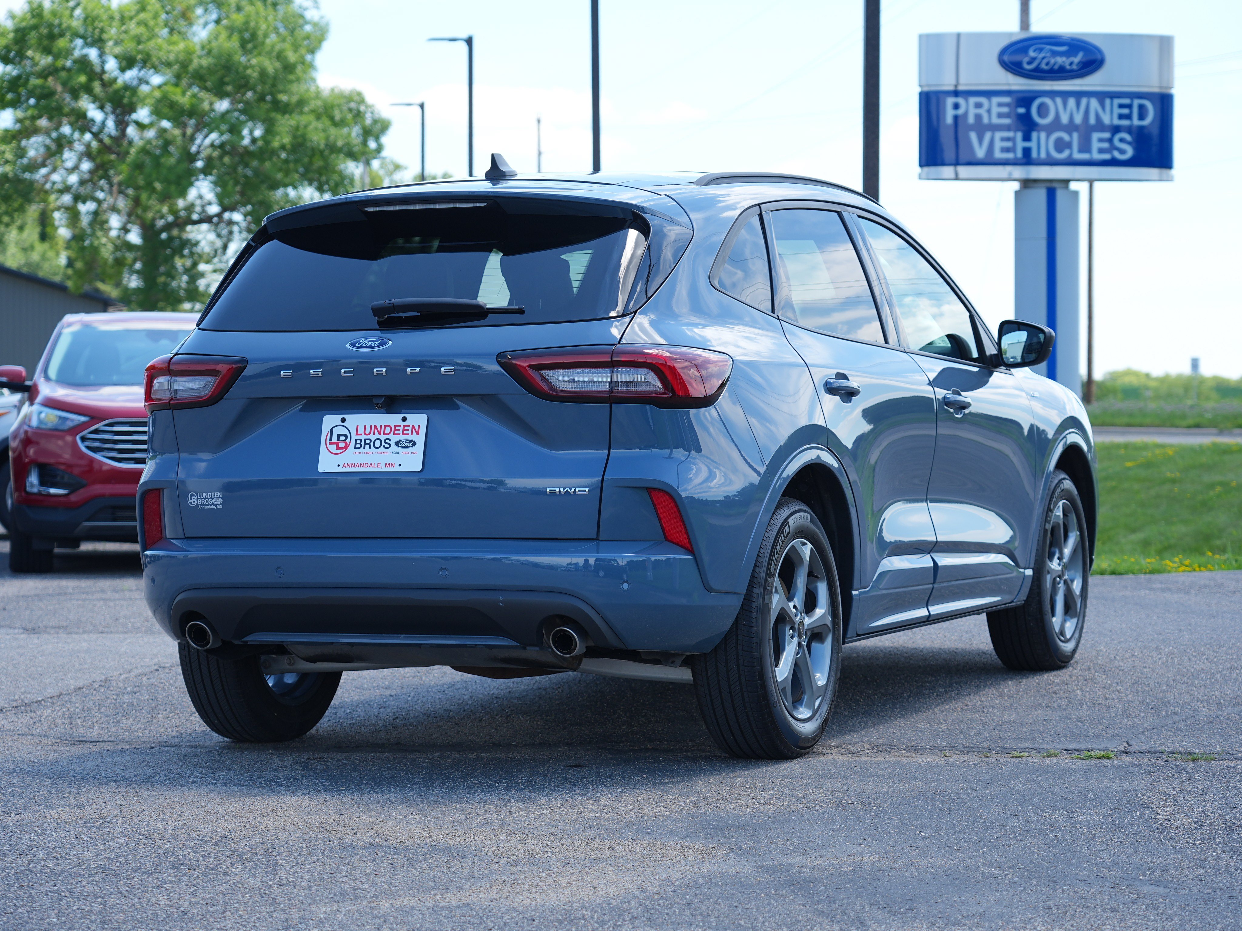 Used 2023 Ford Escape ST-Line w/ Tech Pack #1 AWD/4WD image 3