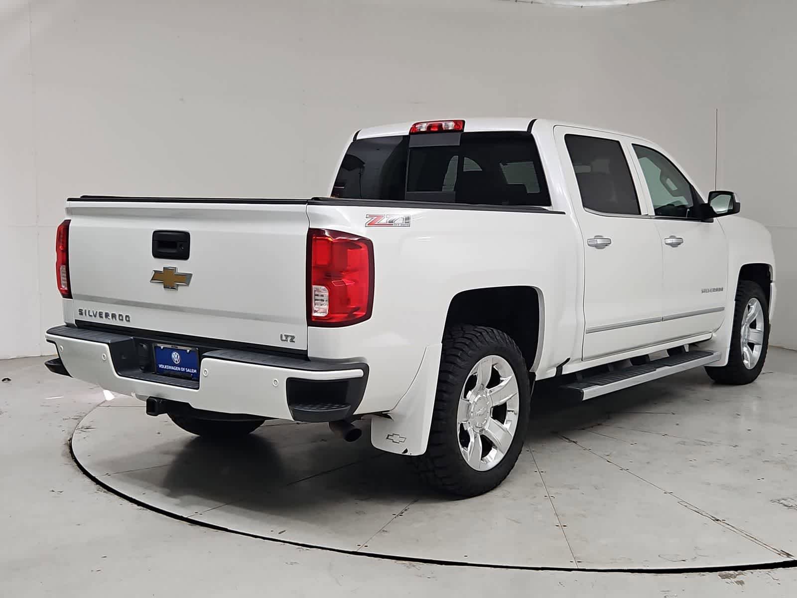 Used 2017 Chevrolet Silverado 1500 LTZ Z71 w/ LTZ Plus Package AWD/4WD image 6