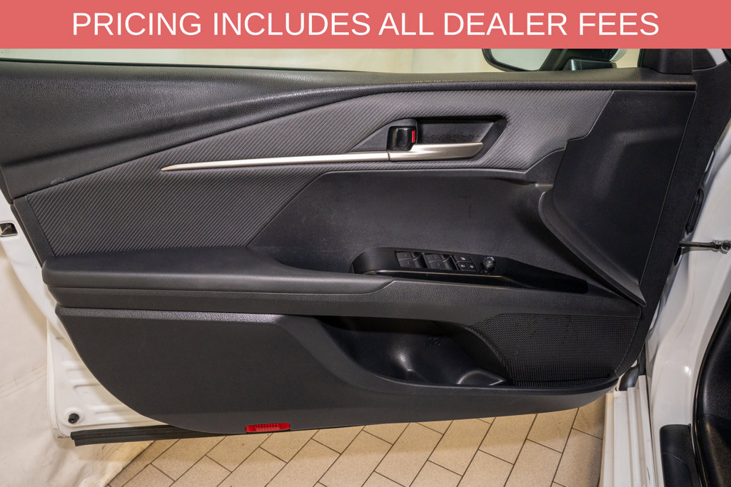Used 2025 Toyota Camry SE FWD image 11