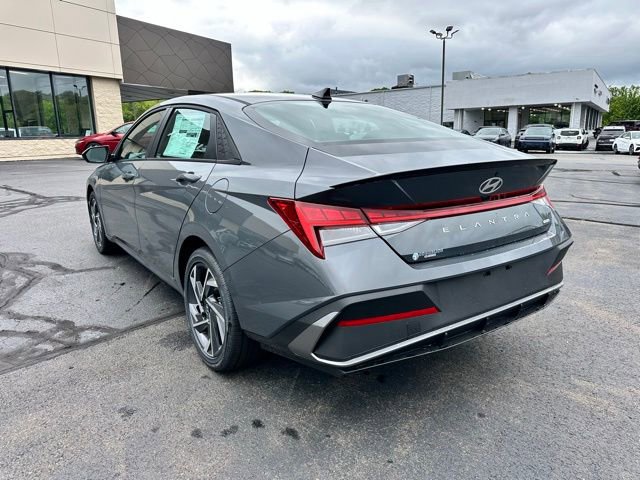 New 2025 Hyundai Elantra SEL image 7