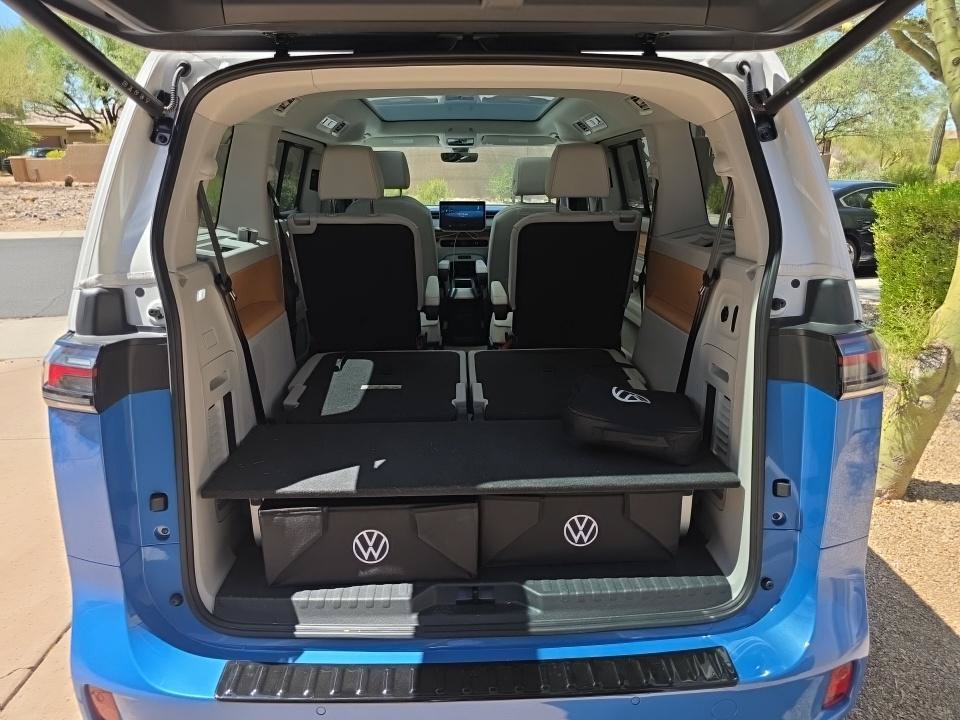 Certified 2025 Volkswagen ID. Buzz Pro S Plus AWD/4WD image 9