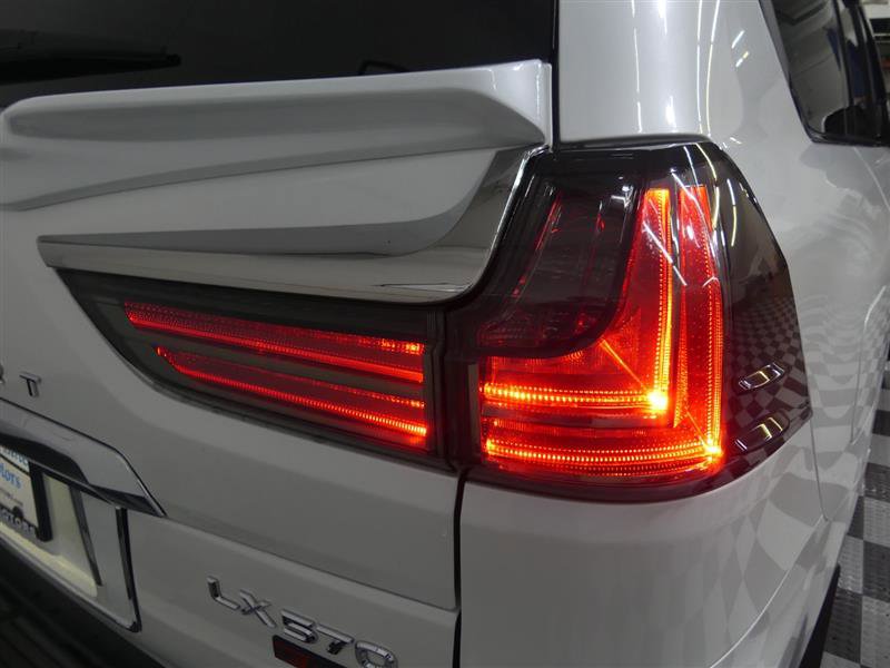 Used 2016 Lexus LX 570 4WD image 15