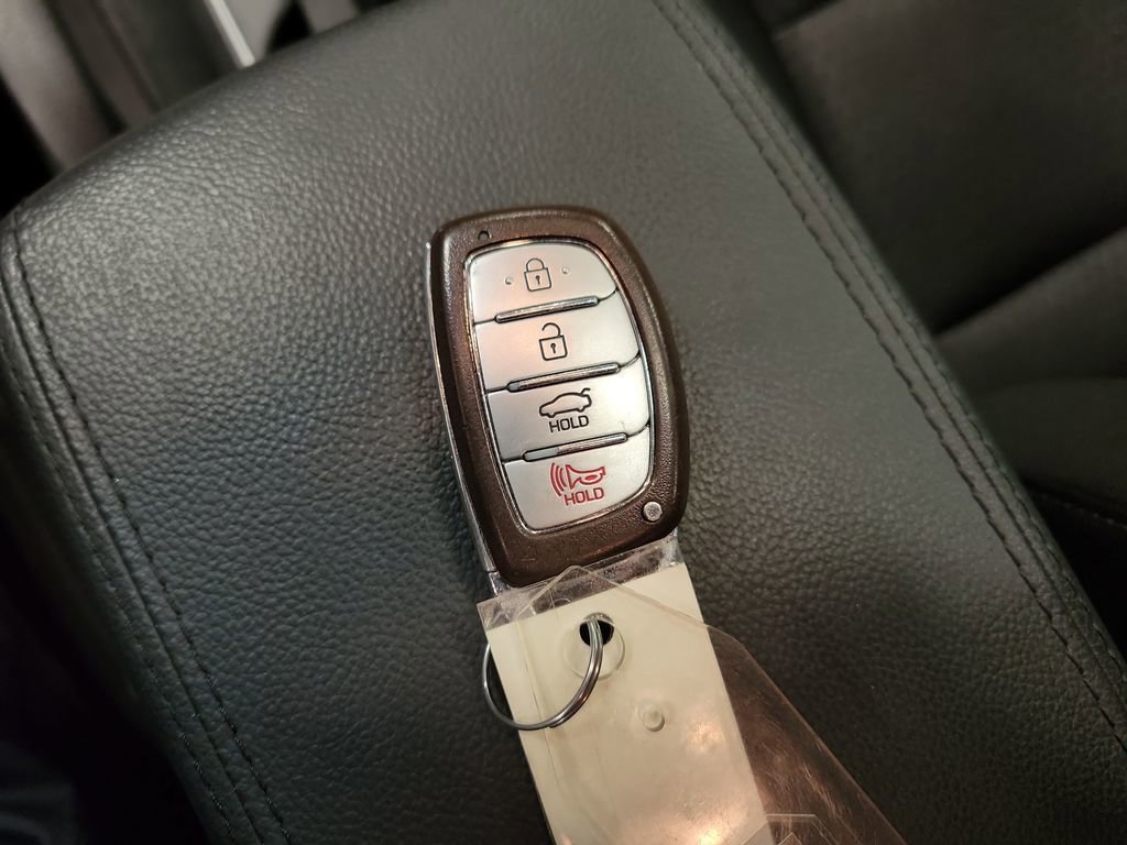 Used 2017 Hyundai Elantra Value Edition FWD image 17