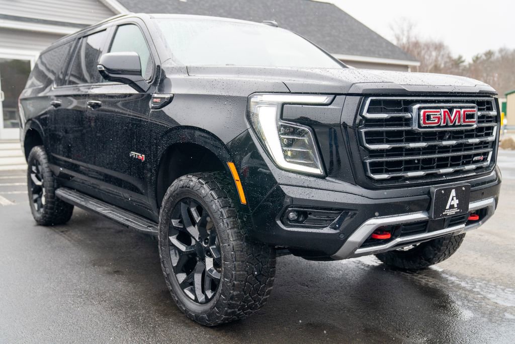 Used 2025 GMC Yukon XL AT4 image 8