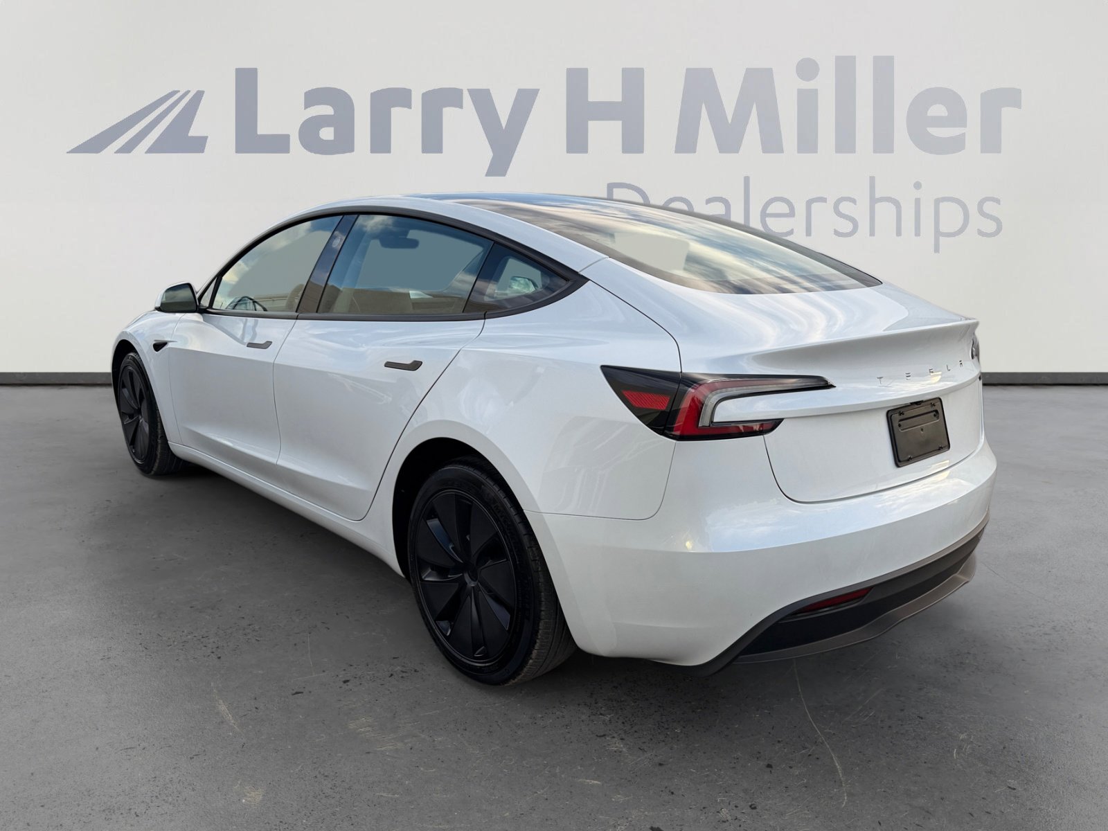 Used 2025 Tesla Model 3 Long Range RWD image 3
