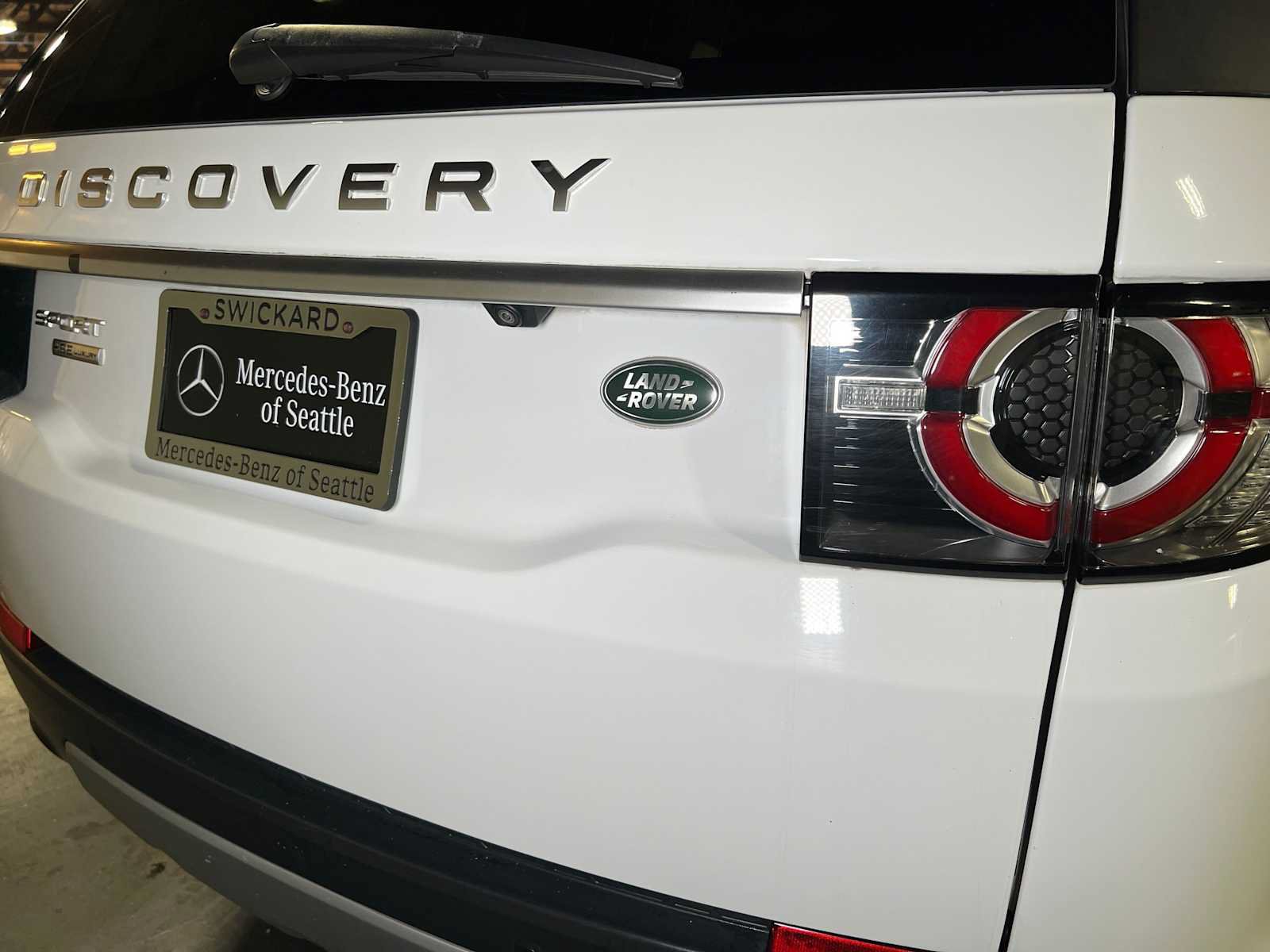 Used 2015 Land Rover Discovery Sport HSE Luxury AWD/4WD image 16