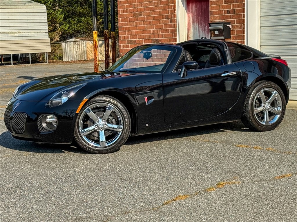 Used 2009 Pontiac Solstice GXP w/ Premium Package image 11