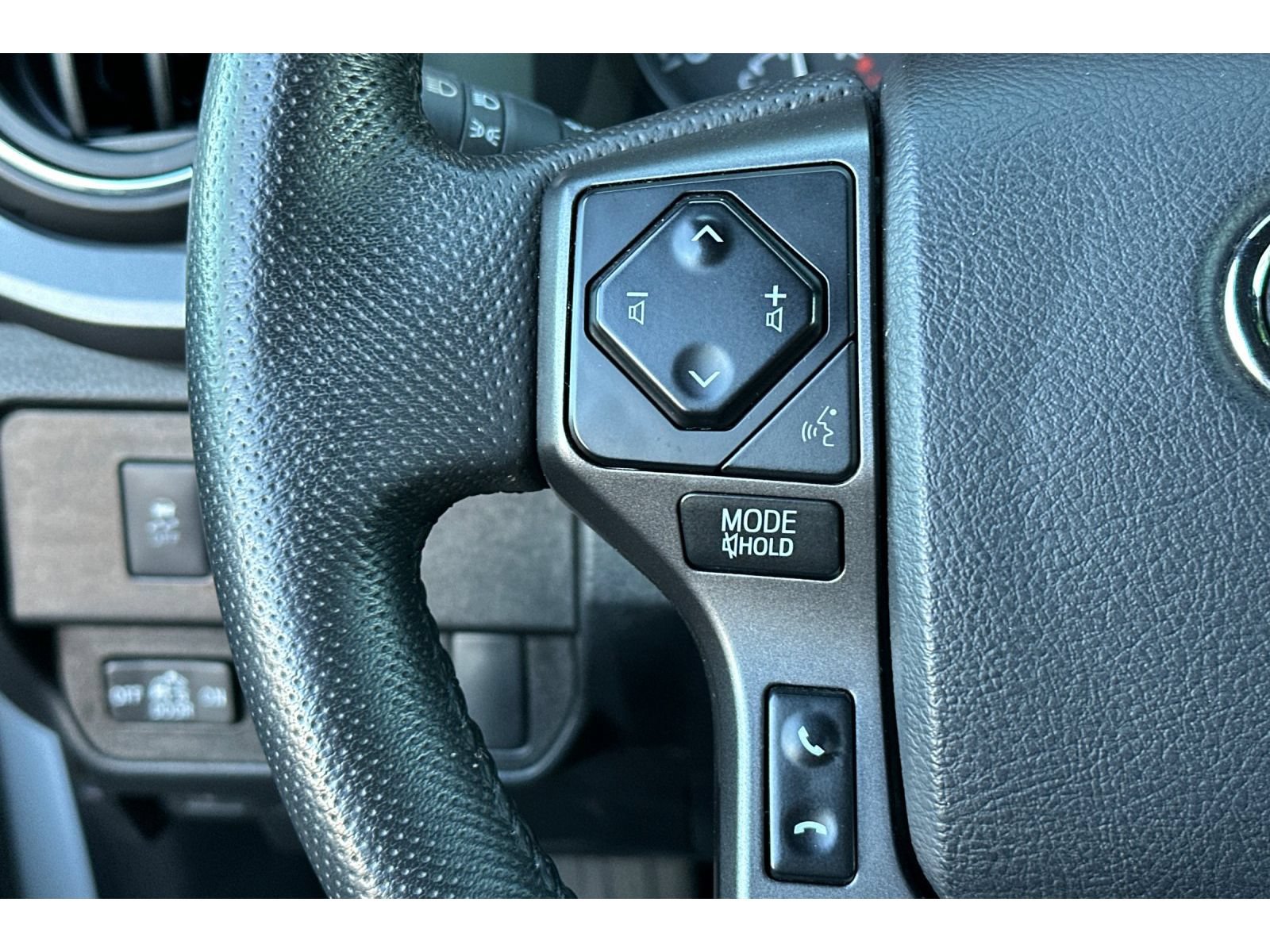 Used 2022 Toyota Tacoma 4x4 Double Cab image 25