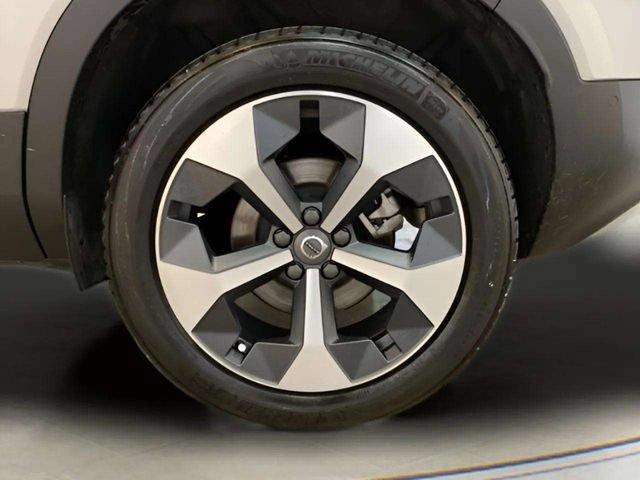 Used 2025 Volvo XC40 B5 Plus AWD/4WD image 98