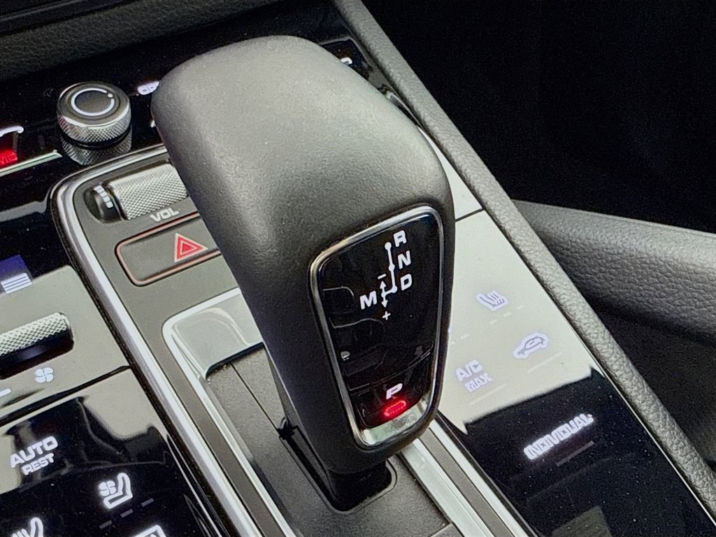 Certified 2023 Porsche Cayenne Platinum Edition AWD/4WD image 23