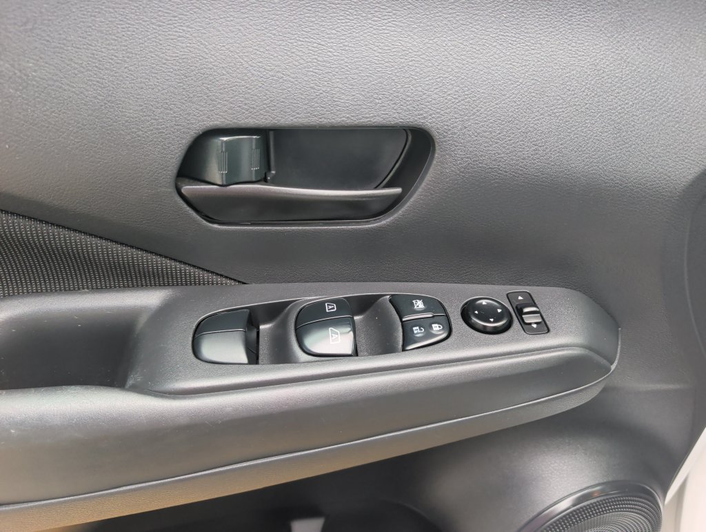 Used 2022 Nissan Kicks S FWD image 10