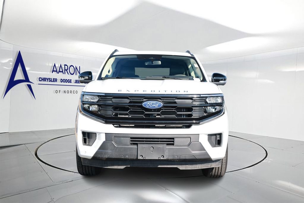 Used 2025 Ford Expedition Active image 4