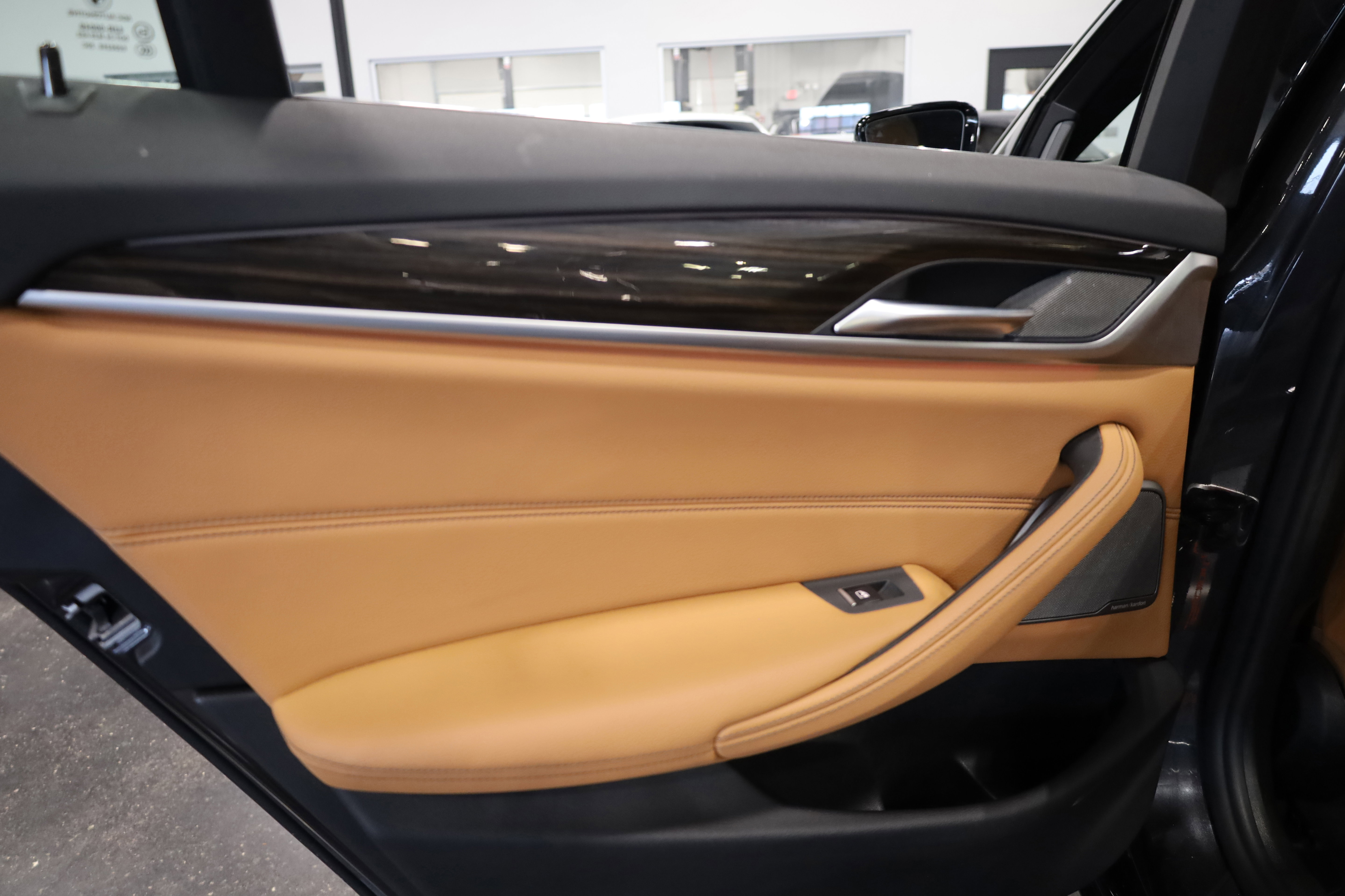 Used 2019 BMW 540i xDrive w/ Convenience Package image 34