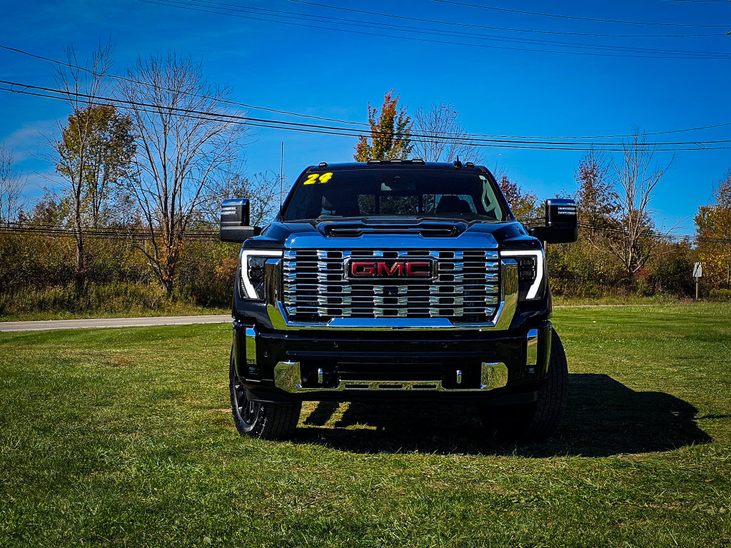 Used 2024 GMC Sierra 2500 Denali w/ Snow Plow Prep/Camper Package AWD/4WD image 11