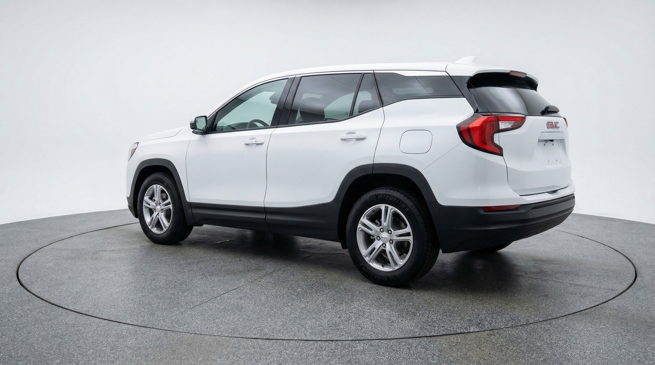 Used 2024 GMC Terrain SLE image 6