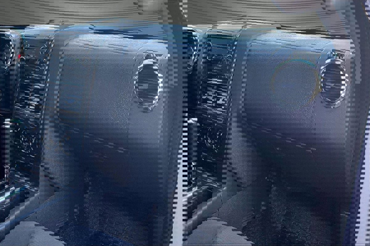 Used 2009 Ford Explorer Sport Trac XLT image 25