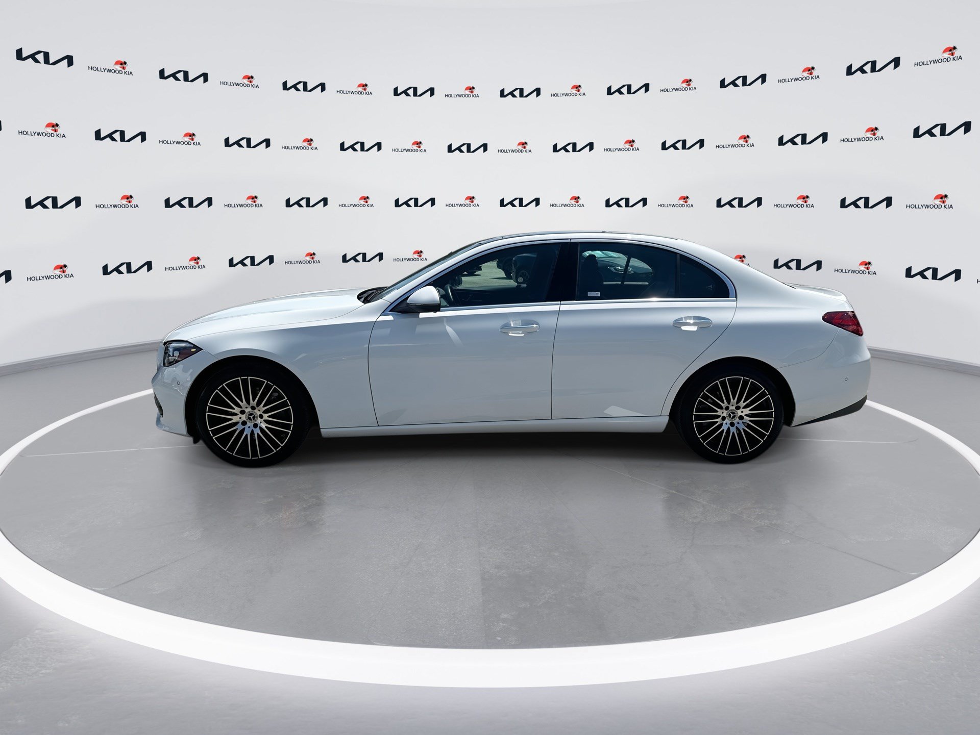 Used 2025 Mercedes-Benz C 300 Sedan image 5