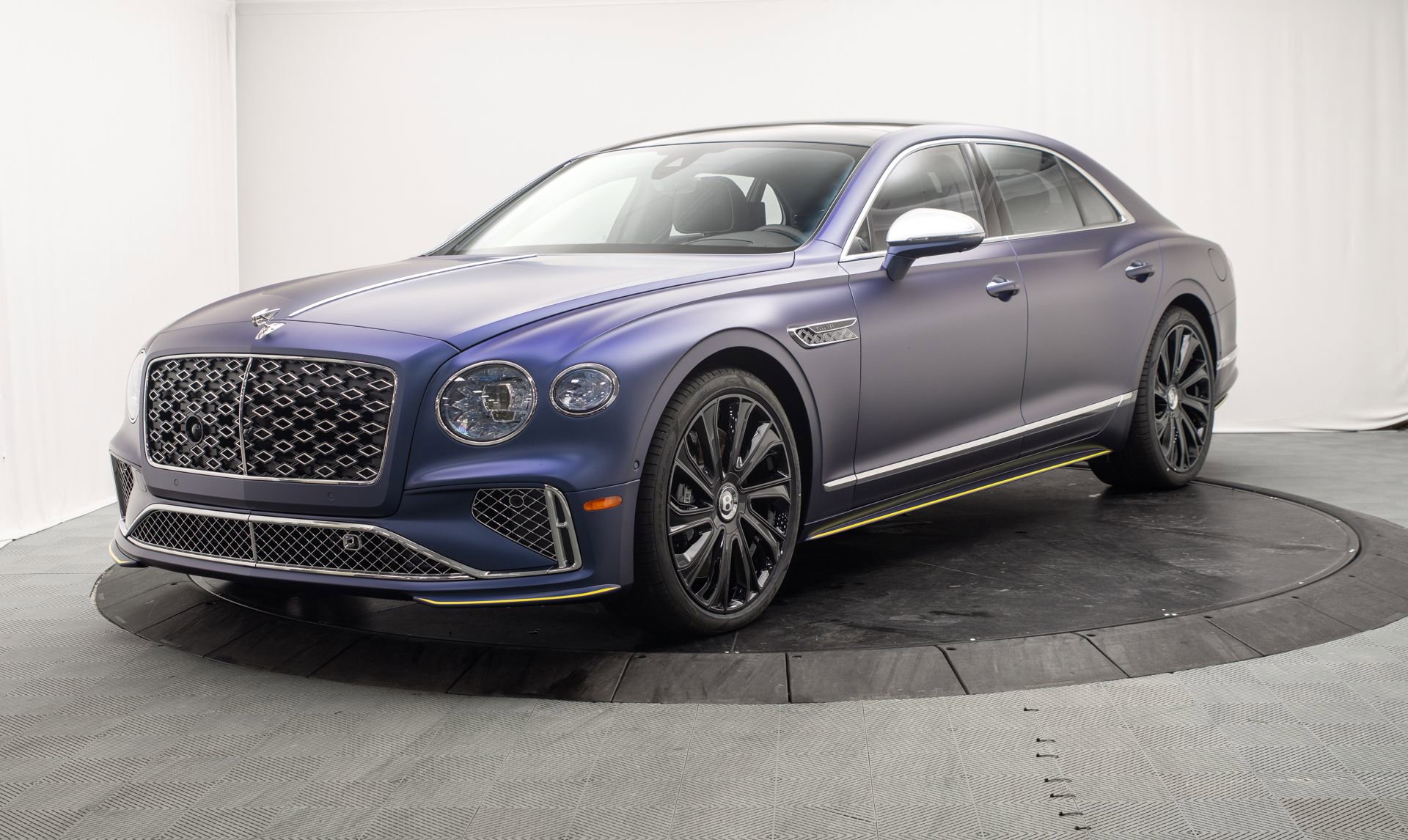 New 2026 Bentley Flying Spur Plug-In Hybrid AWD/4WD image 7