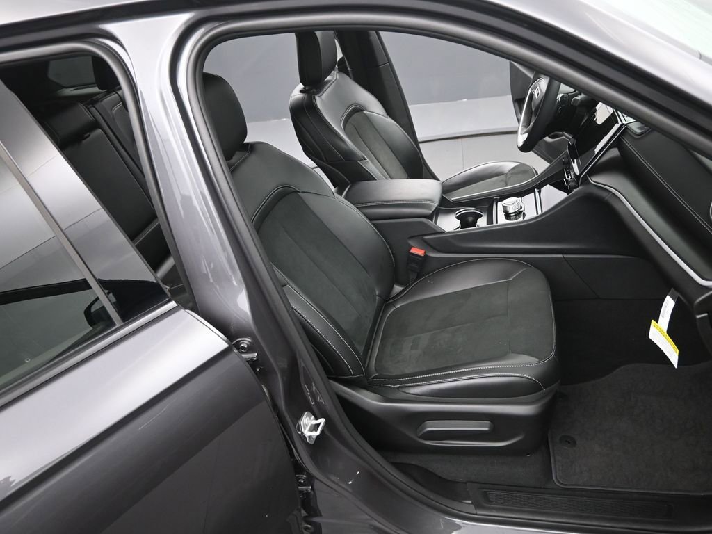 Used 2024 Jeep Grand Cherokee Altitude image 19