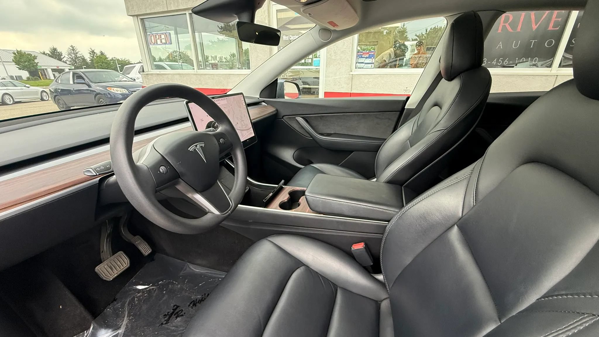 Used 2021 Tesla Model Y Long Range AWD/4WD image 8