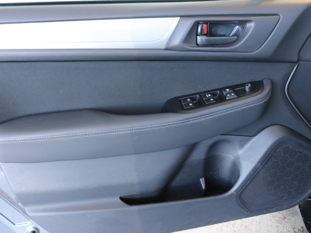 Used 2019 Subaru Outback 2.5i AWD/4WD image 23